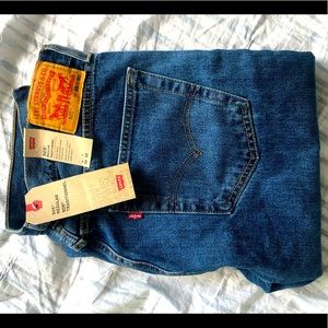 NWT Levis 505 Regular cut mens jeans never worn
